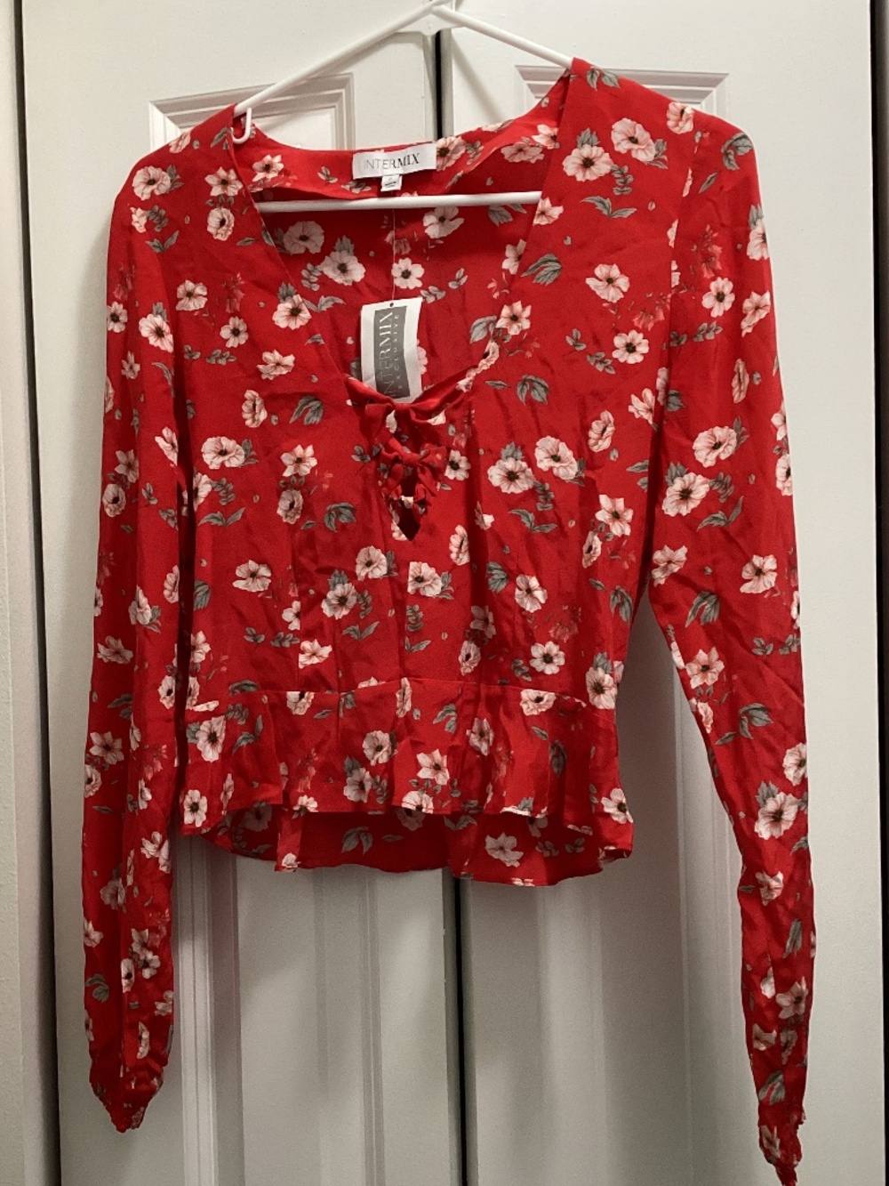Intermix Red Floral Smocked Peplum Top NWT Size 6